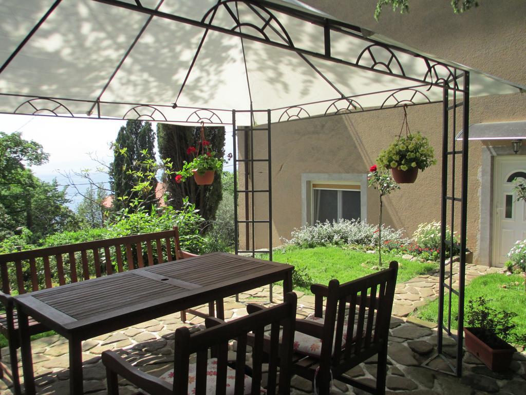 Apartment Villa Edmea Rijeka Exterior photo